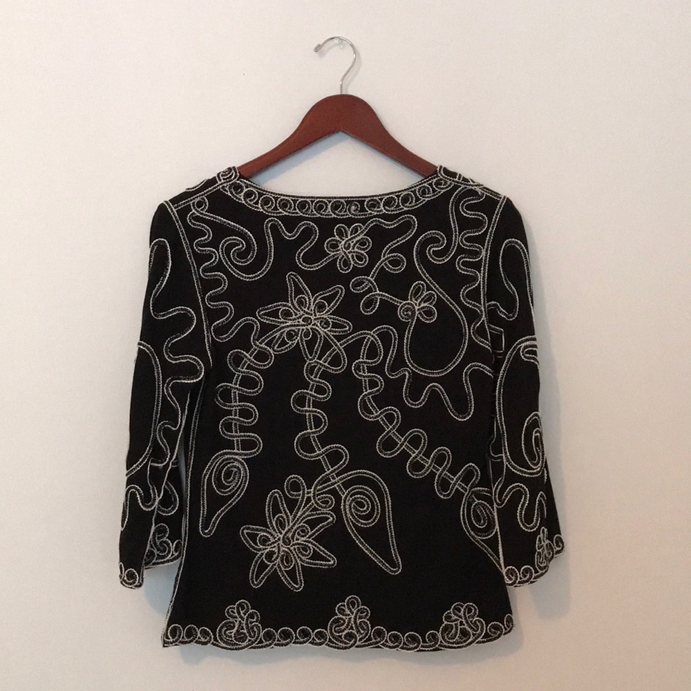 EMBELLISHED TOP! - Picture 2 of 2